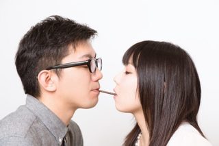 pokki-gemewoshiteirudanjyo-710x473.jpg